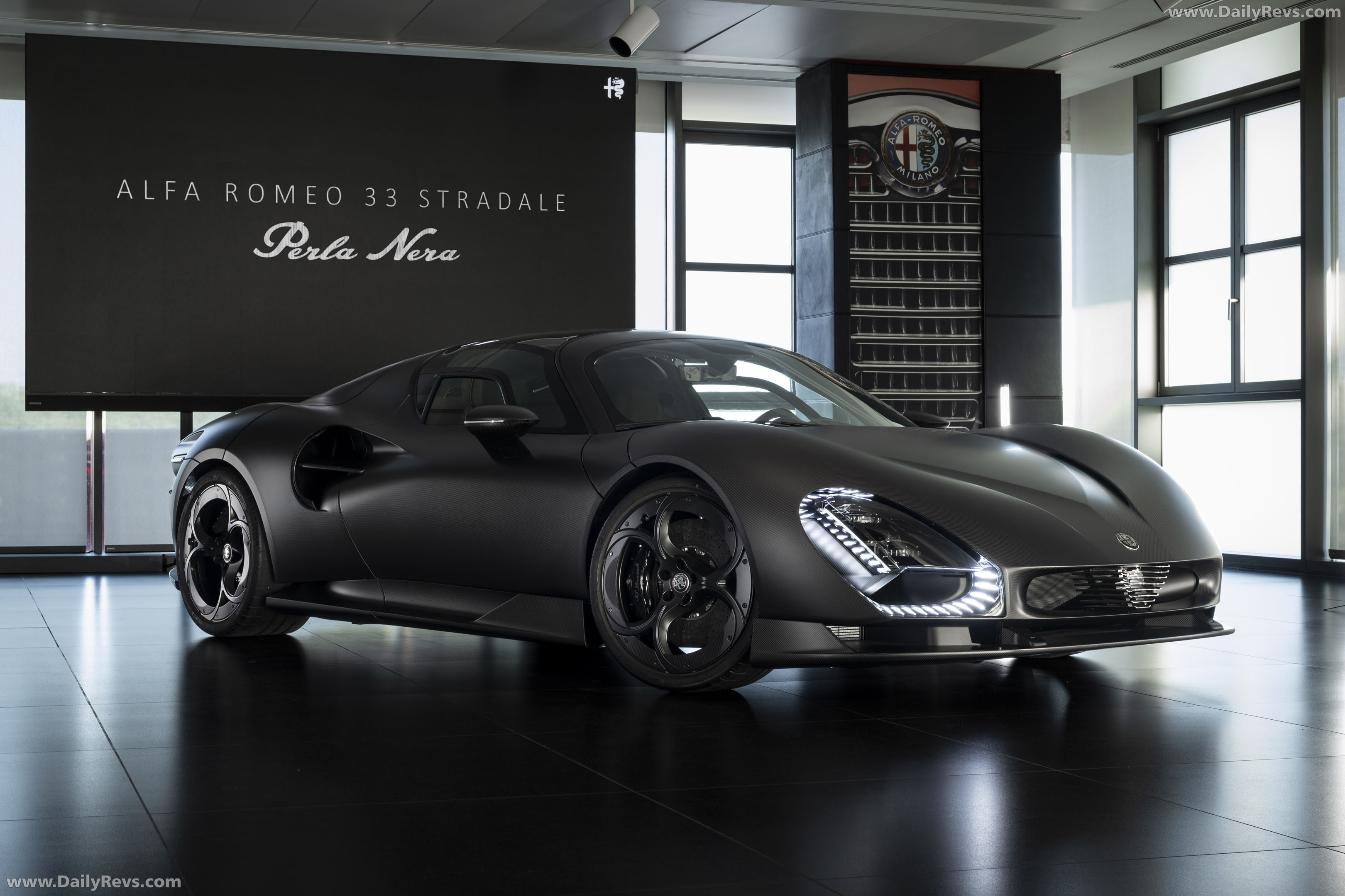 2026 Alfa Romeo 33 Stradale Perla Nera Front View